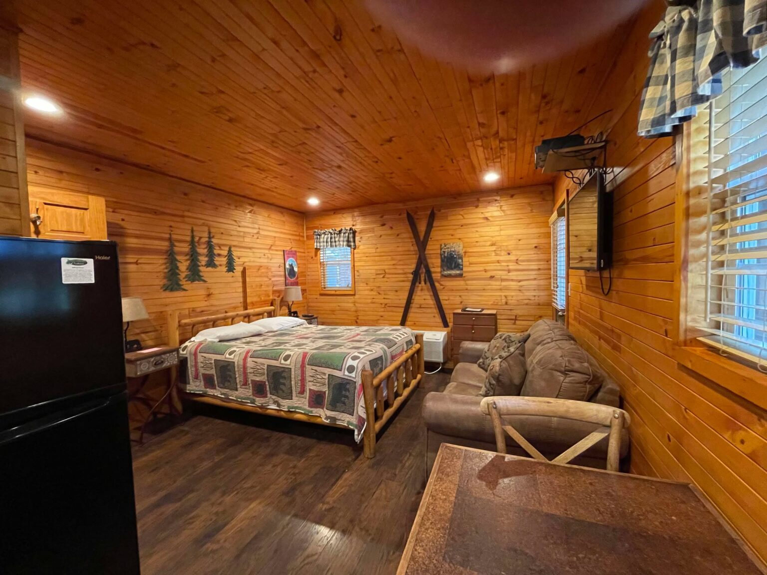 Fair Winds In The Forest Cabins Lodge