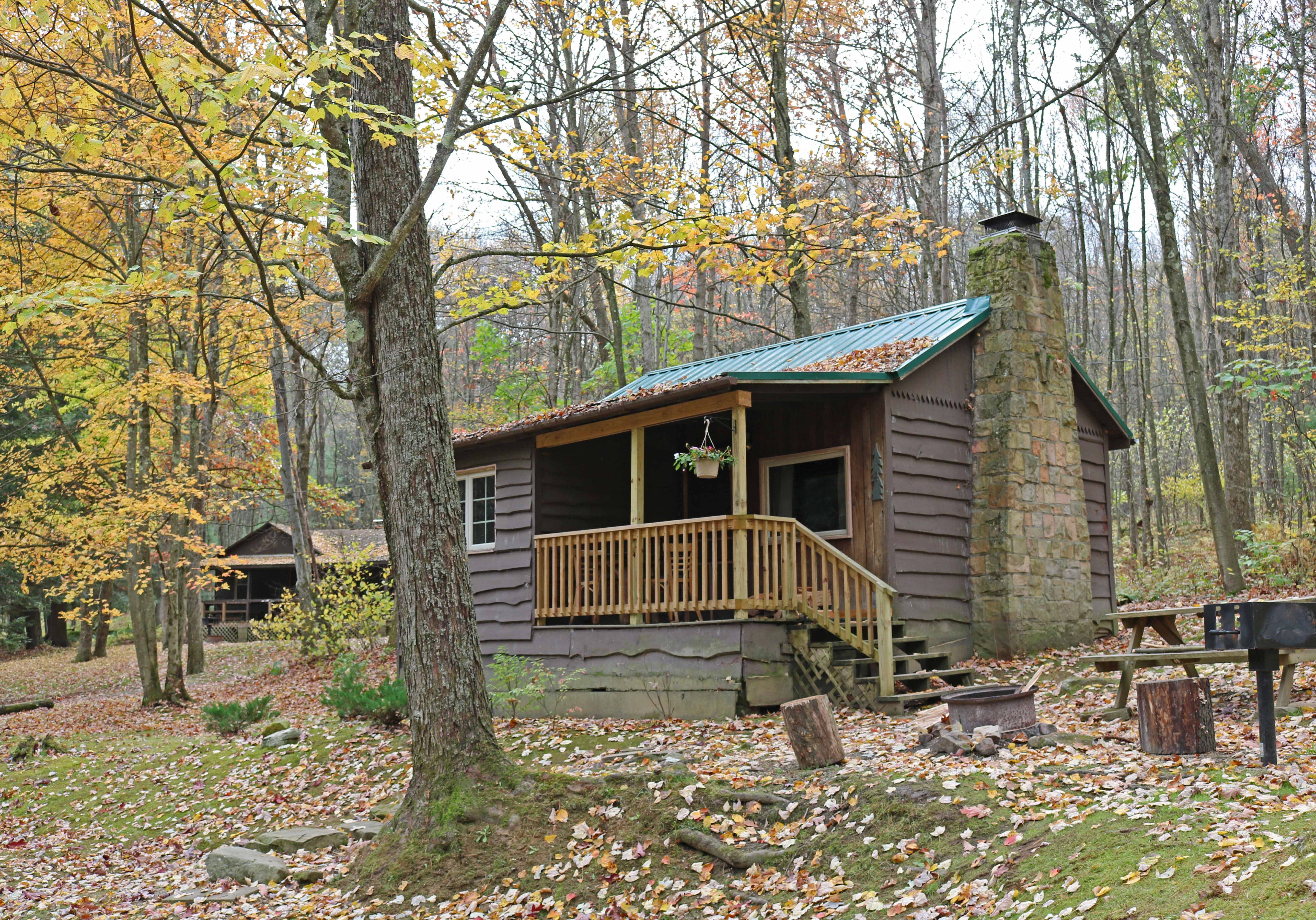 Whispering Oaks Cabin 4 (Fall) edit